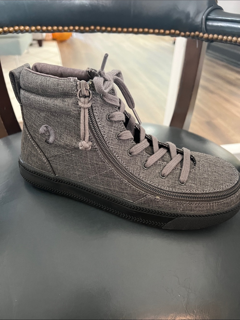 BILLY Footwear Kids Street Sneakers Gray Size 7M Zip Up Shoes Adaptive fashion